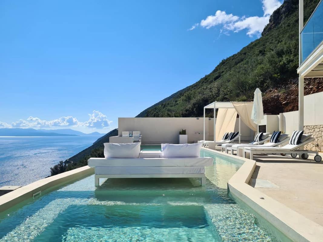Koru Villa วาซีลีกี ภายนอก รูปภาพ