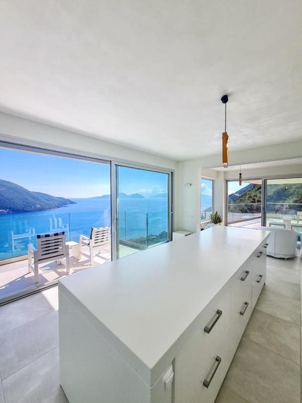 Koru Villa วาซีลีกี ภายนอก รูปภาพ
