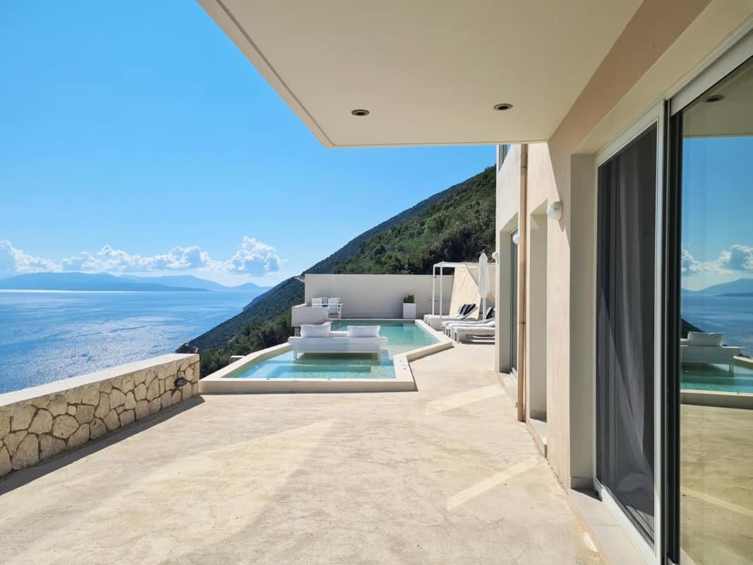 Koru Villa วาซีลีกี ภายนอก รูปภาพ